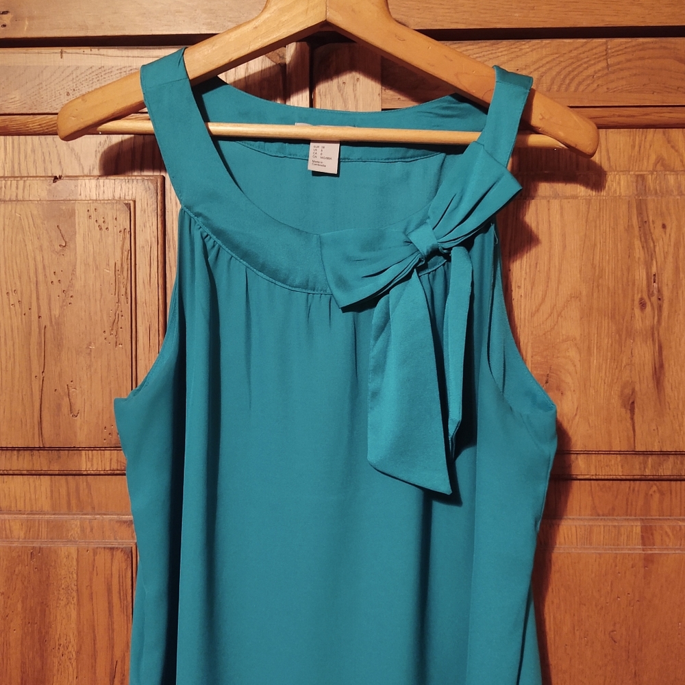 H & M Dress - Picture 2 of 5